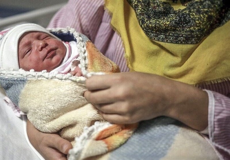 دو سال حمایت مالی مستقیم از مادران / جزئیات کارت امید مادر